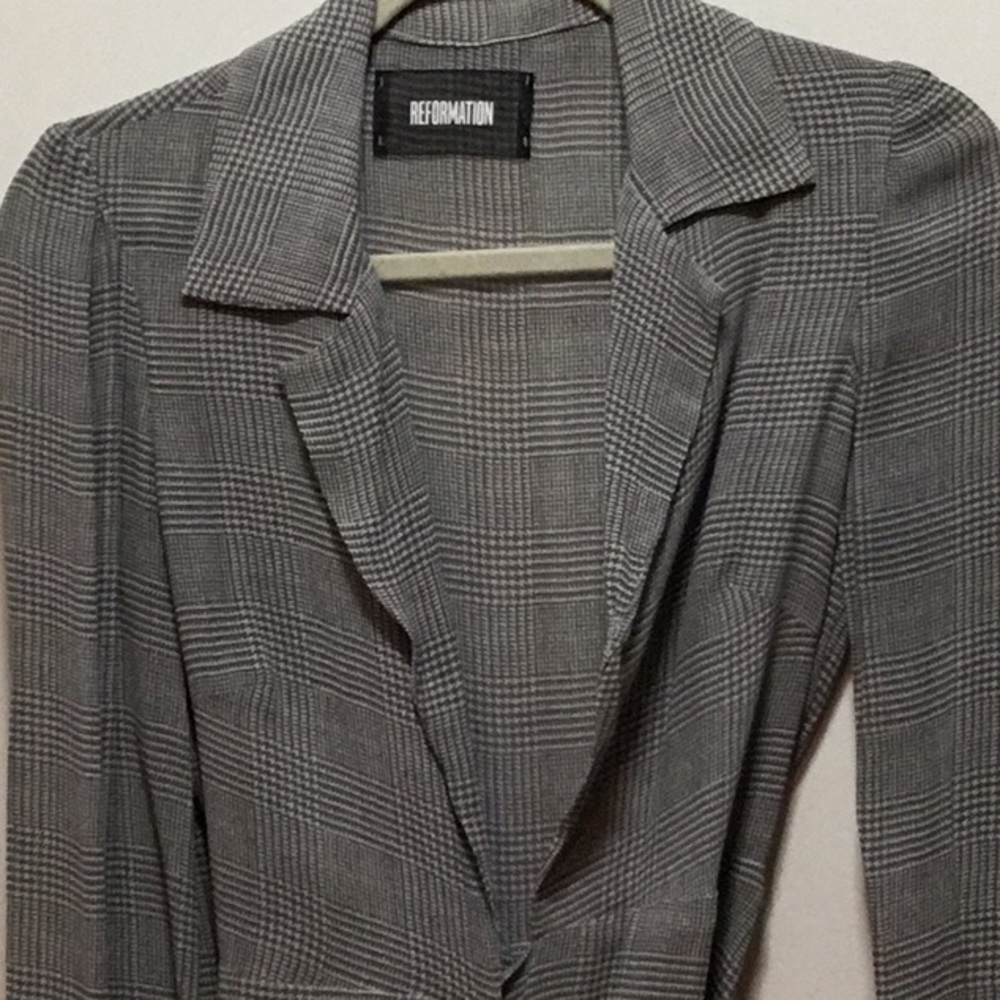 Reformation wrap dress size 0 - Picture 2 of 4